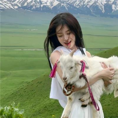 使用下方 20 个影片名，按顺序一一对应，不要改动片名文字，只根据片名和括号内类型提示来虚构全新的故事内容： 爱就在你身边 大盗现形记 解放1：炮火弧线 特工游戏 人民的选择 大耳朵图图之霸王龙在行动 养鬼屋 霹雳湾风云 蜡制面具 三岛由纪夫传 出头人 血腥嘉莉 丘奇先生 布里叶女士 2024重阳奇妙游 天使先生的使命 粪作 光棍终结者 火线禁区 系统逼我做皇后第五季
